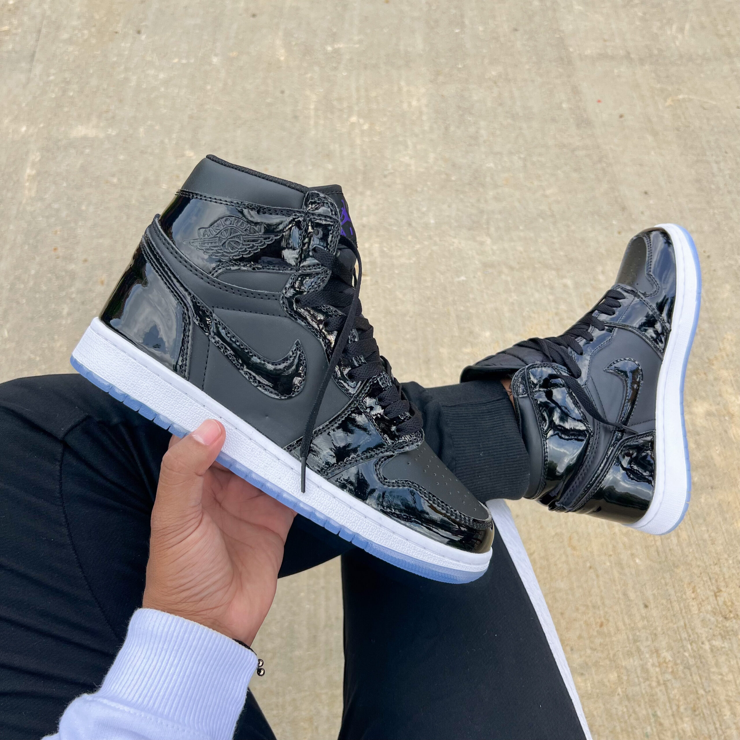 JORDAN RETRO 1 NEGRO AZUL CHAROL bodegamoda